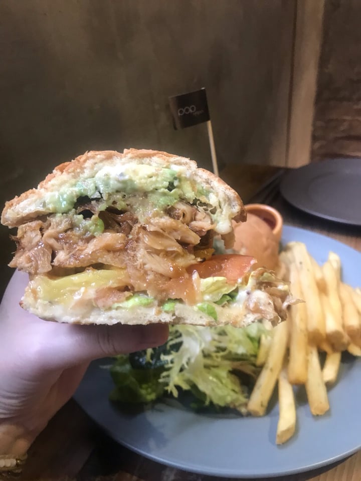 photo of POP Vegan Barbecue Vegan Chicken Burger shared by @kaylabear on  20 Mar 2019 - review