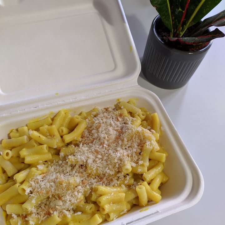 photo of Happy Friday Kitchen Vegan Mac N Cheese shared by @luanitafnt on  31 Mar 2022 - review