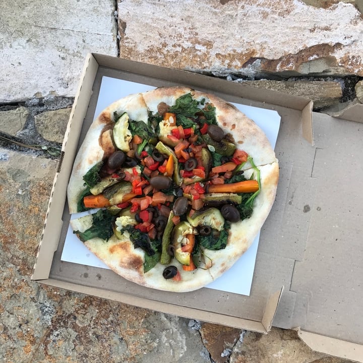 photo of Pizza Cala Pizza Vegana shared by @julietaaaaaa on  17 Dec 2019 - review