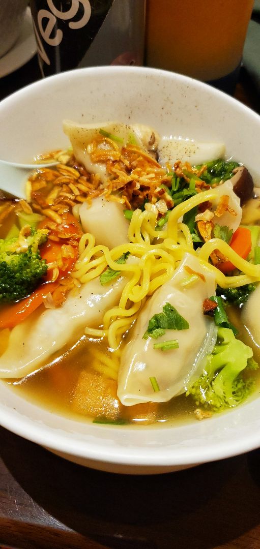 photo of Simple Joy Vegetarian Cuisine Won Ton Soup shared by @lysa24r on  14 Jan 2020 - review
