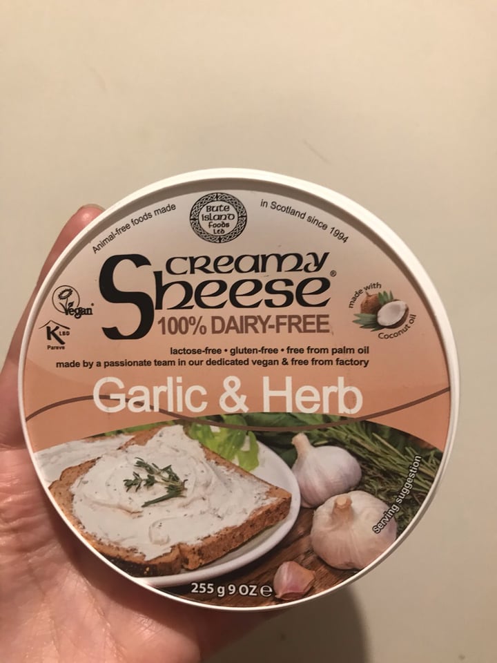 photo of Bute Island Foods Garlic & Herb Creamy Sheese shared by @katelyndsilva on  26 Aug 2019 - review