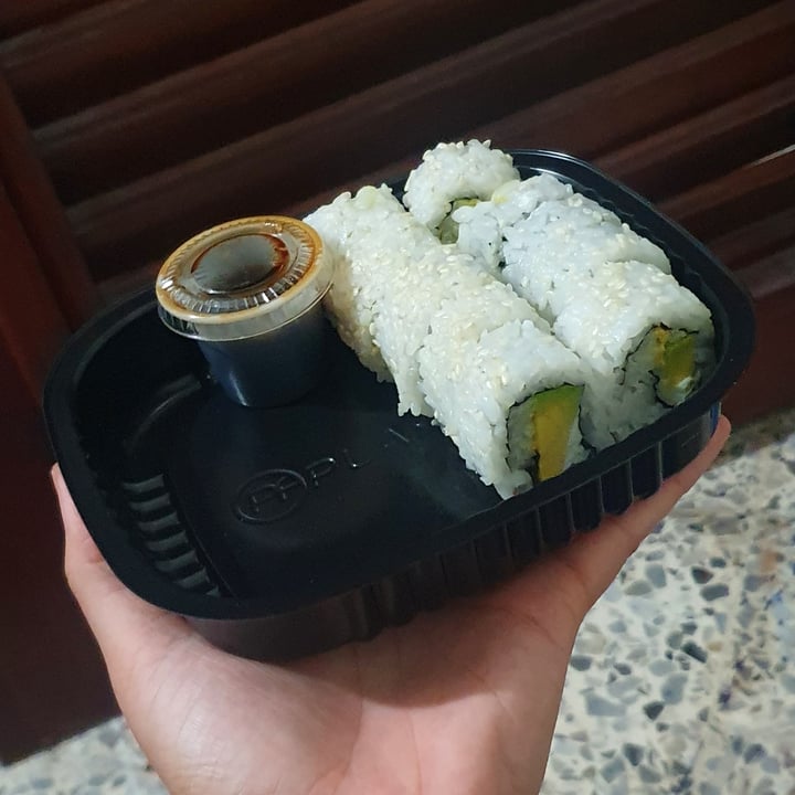 photo of Sushi Ya! Veggie Sushi Roll shared by @viralata on  07 Nov 2022 - review