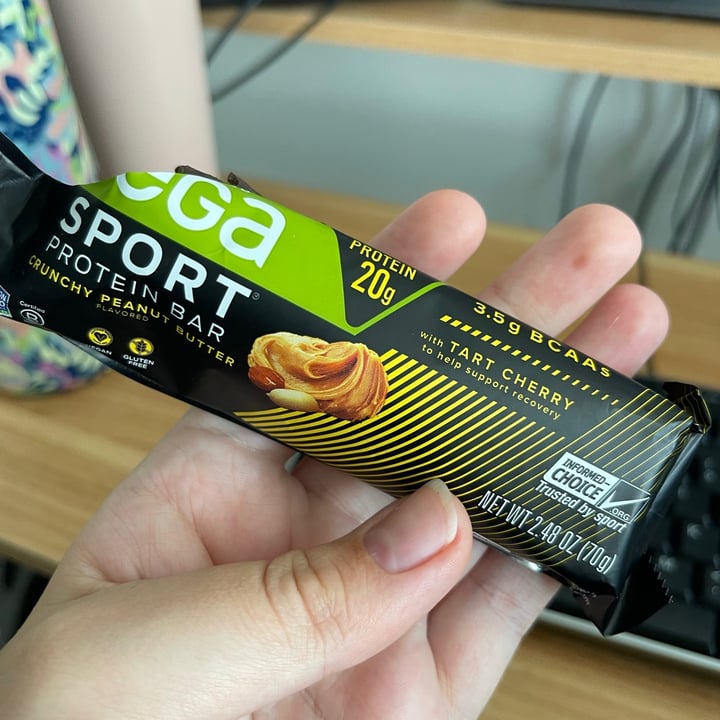 photo of Plant-Based Vega  Vega Sport Protein Bar Crunchy Peanut Butter shared by @elliejeanmcd on  13 Aug 2021 - review