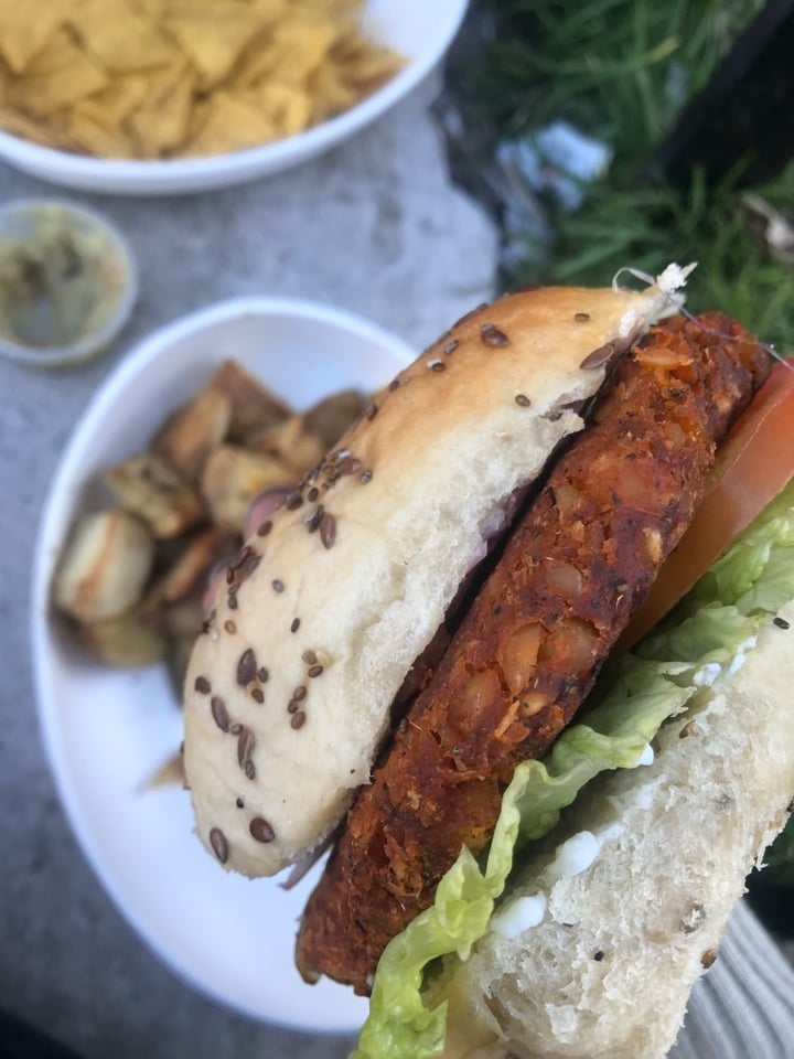 photo of Estilo Veggie Hamburguesa Génesis shared by @jenniferchavess on  09 Dec 2019 - review