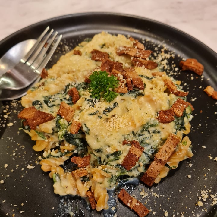photo of VEGANERIE Concept Vegan Spinach & Cheese Pasta shared by @peachful on  09 Dec 2022 - review