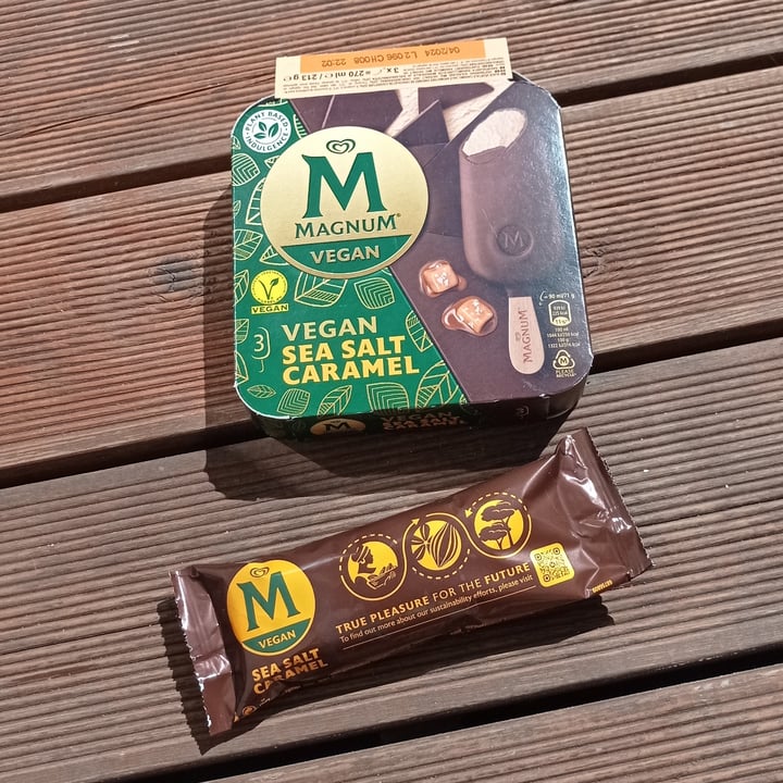 review photo of Magnum Dairy Free Sea Salt Caramel shared by @koyott on 24 Dec 2021 - review