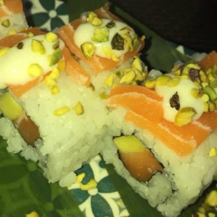 photo of Aloisi Sushi Gourmet Pescara zalmon e pistacchio shared by @rositah on  14 Jan 2023 - review