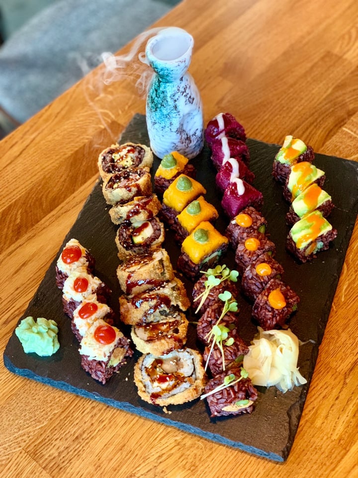 photo of Secret Garden Berlin | Vegan Sushi All 8 Sushi Options (4 Piece) shared by @upmyeco on  31 Aug 2019 - review