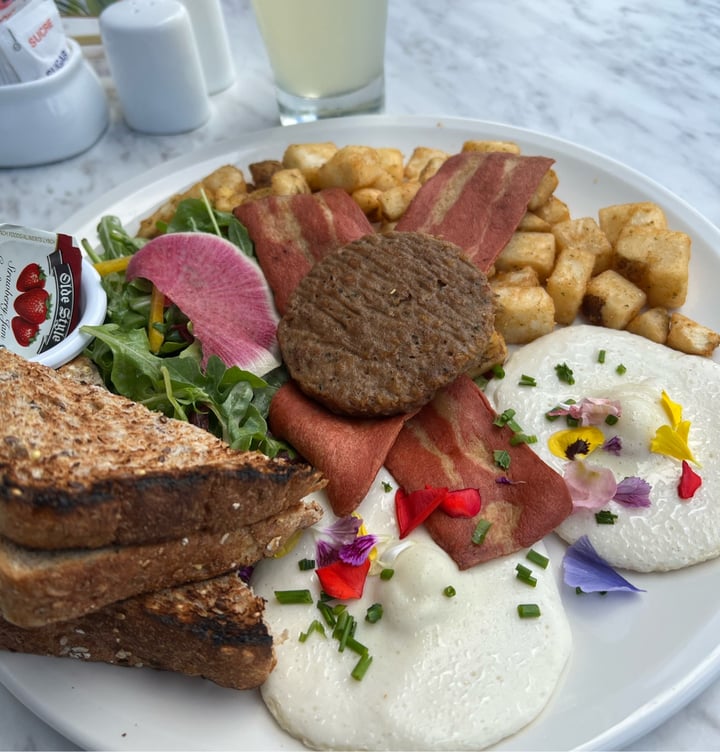 review photo of Evviva Breakfast & Lunch Vegan Slam Platter shared by @ritabon on 05 Aug 2022 - review