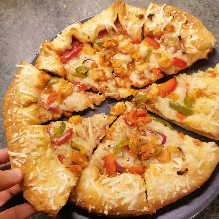 photo of Chicago Town Tomato Stuffed Crust Takeaway Sticky Bbq Jackfruit Pizza shared by @shoey on  12 Oct 2020 - review