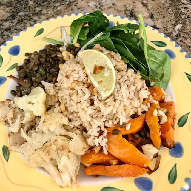 「Golden Dragon Bowl」の料理の写真