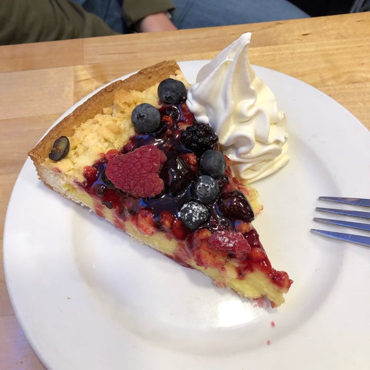 photo of The Cream Bcn Cheesecake shared by @soff98 on  17 Dec 2021 - review