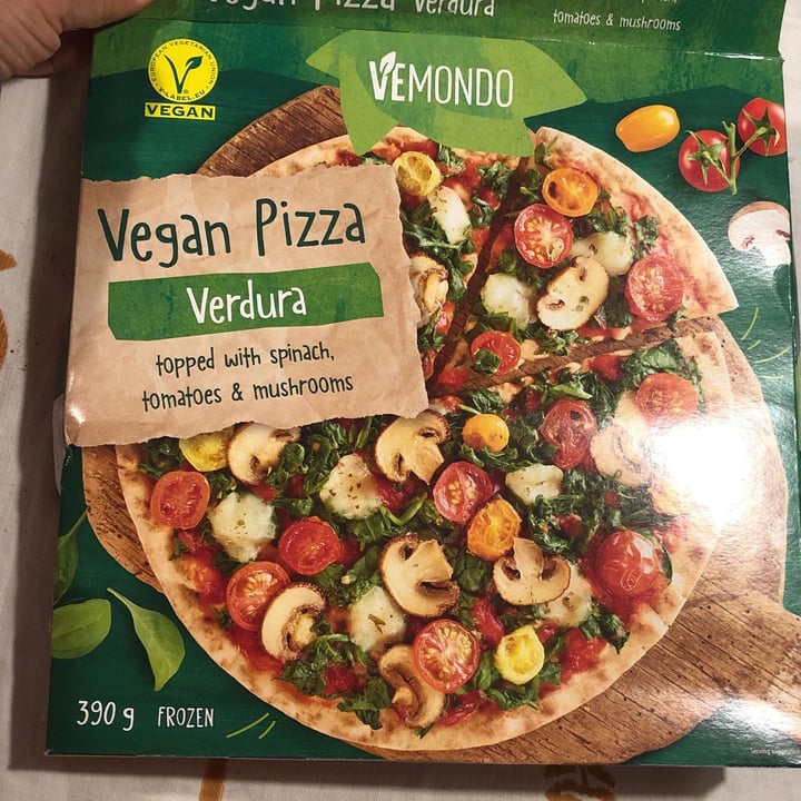 photo of Vemondo Vegan Pizza Verdura with Spinach, Tomatoes & Mushrooms shared by @roberta64 on  02 Apr 2022 - review