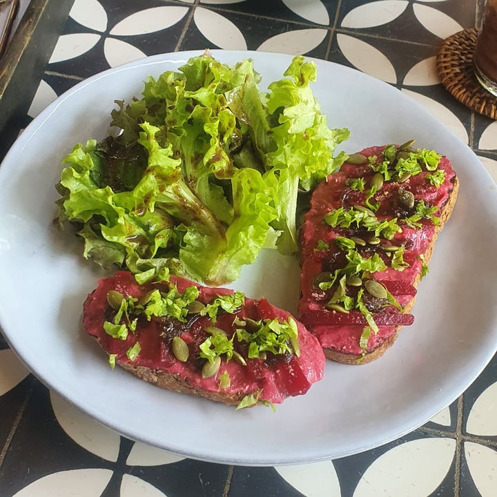 photo of Café 1959 Beetroot hummus toast shared by @fireballlily on  15 Aug 2021 - review