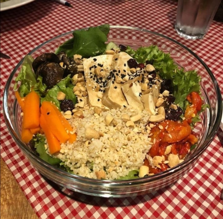 review photo of Mesa Tropera Veggie Bowl shared by @chilevegano on 21 Mar 2020 - review