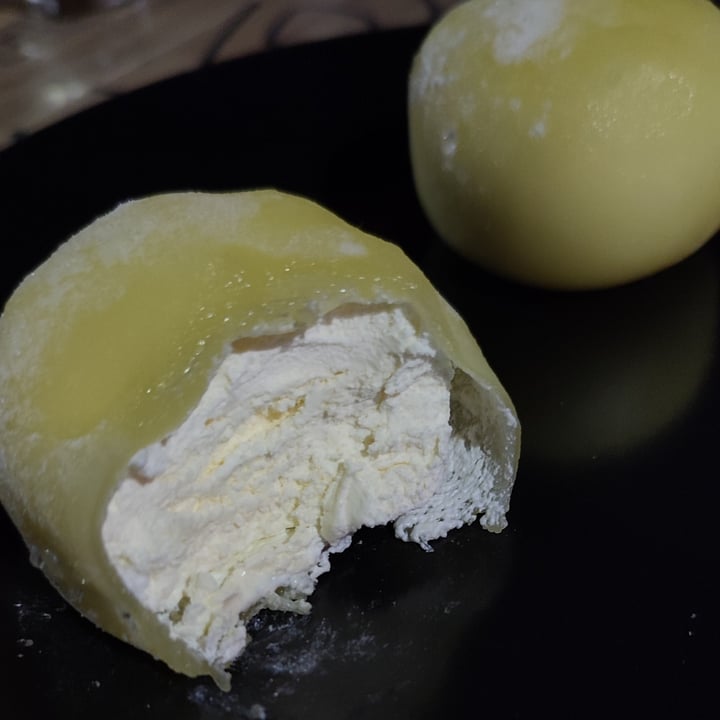 review photo of ROCK TAVERN FAROLES Mochi De Helado Vegano Sabor Mango shared by @pickyrabbit on 08 Jul 2022 - review