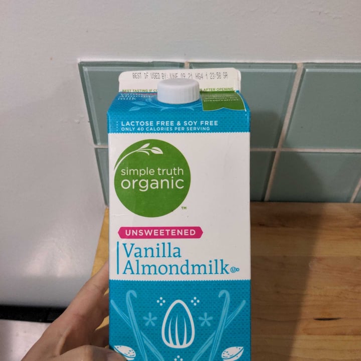 photo of Simple Truth Unsweetened Vanilla Almond Milk shared by @chidis on  19 May 2021 - review