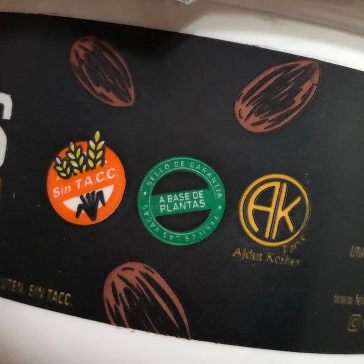 review photo of Felices Las Vacas Untable de Almendras sabor Dulce de Leche shared by @cbartoli on 13 May 2021 - review