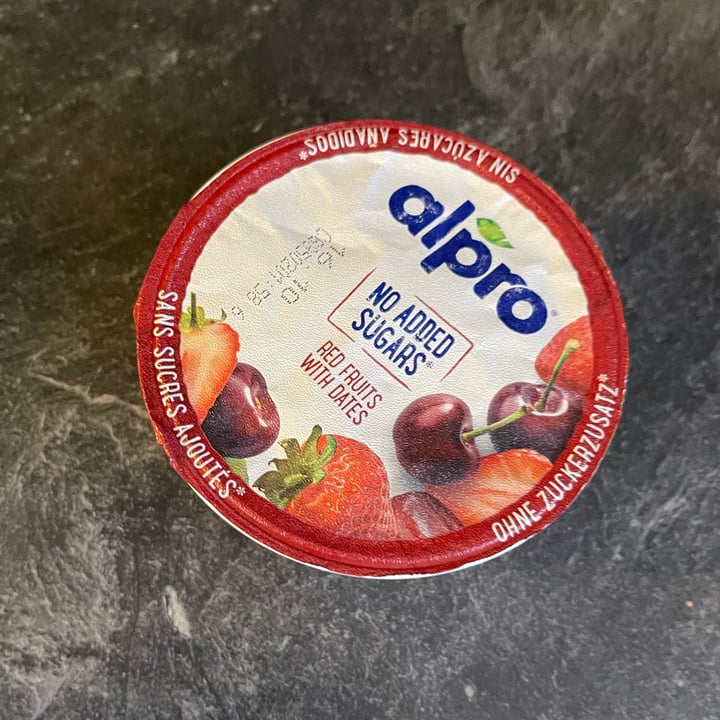 photo of Alpro Yogurt Red Fruits With Dates shared by @francescalattanzi on  02 Oct 2022 - review