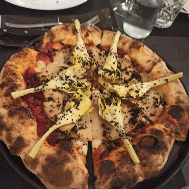 photo of Pizzeria "I Partenopei" Brescia Vegacciosa shared by @annaboodmann on  08 Jun 2022 - review