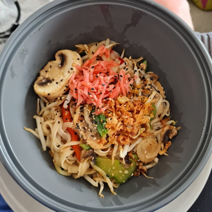 photo of Wagamama Yasai Yaki Soba With Udon Noodles shared by @daisycherry on  06 Jun 2021 - review