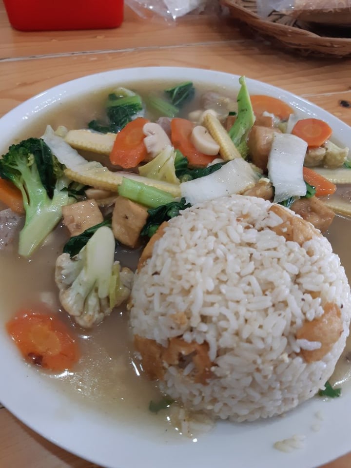 photo of Loving Hut Nasi Capcay shared by @bernadinerosaa on  28 Dec 2019 - review