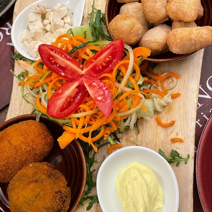 review photo of Rifugio Romano ANTIPASTO DEL RIFUGIO VEGAN shared by @hwi-noree on 11 Oct 2022 - review