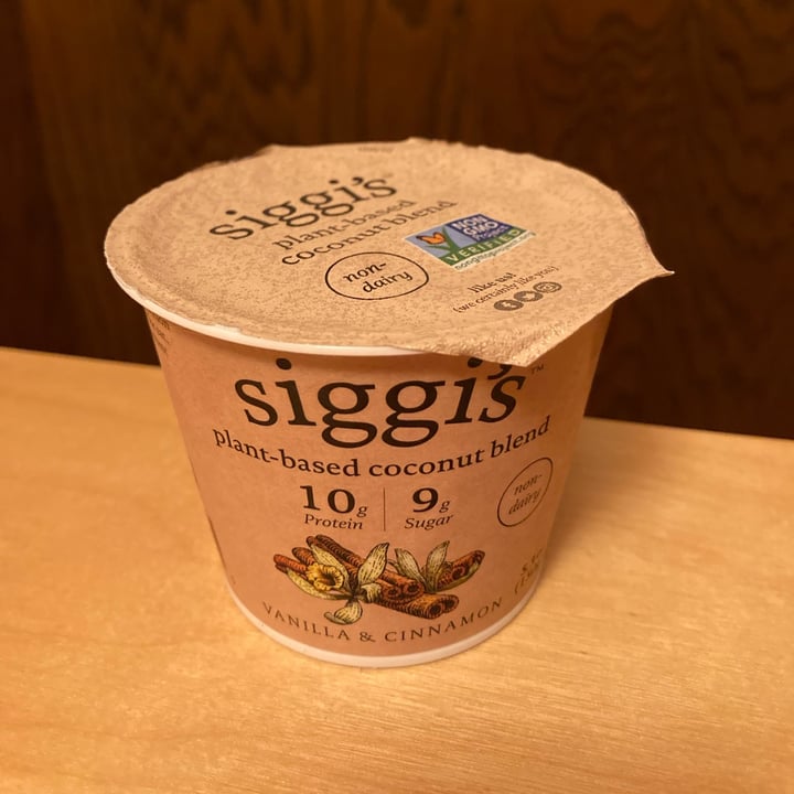 photo of siggi’s Siggis Vanilla & Cinnamon Coconut Yogurt shared by @daisy20 on  07 Jul 2022 - review