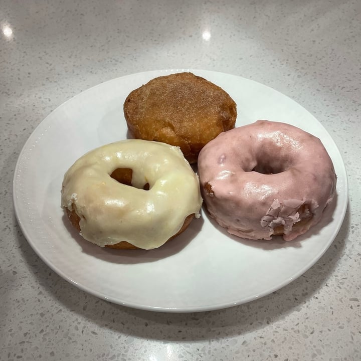 review photo of Fresh Earth Food Store Sourdough Donuts shared by @goddessria on 15 Sep 2021 - review