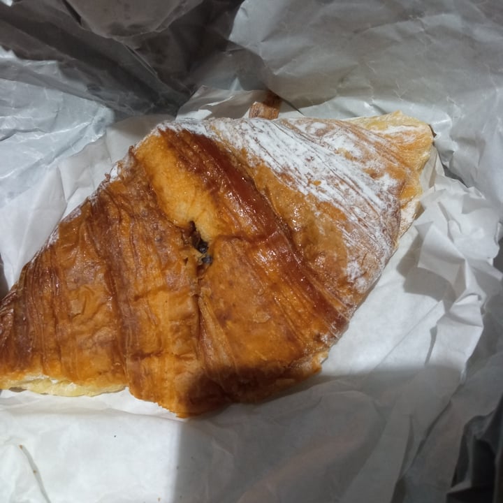 photo of Bar Dolcezza di Cuscunà Temistocle Croissants shared by @veeness88 on  27 Apr 2022 - review