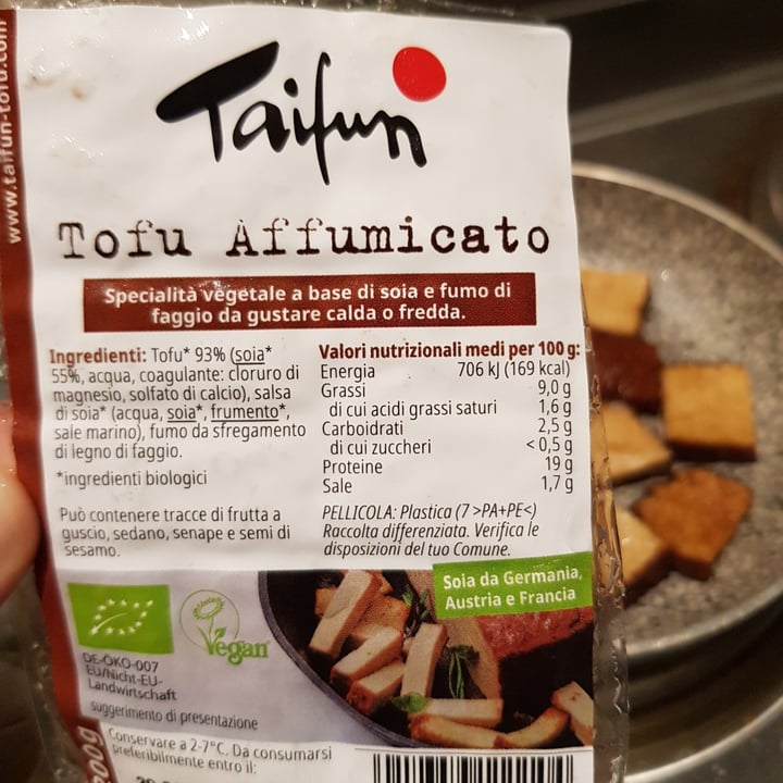 review photo of Taifun Smoked Tofu With Almonds And Sesame Seeds shared by @ciccibet on 18 May 2022 - review