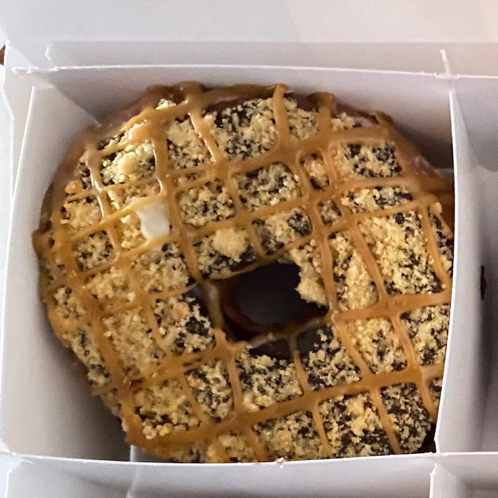 photo of Beacon Doughnuts Chico Carmel Shortbread Donut shared by @tonirene on  03 May 2021 - review