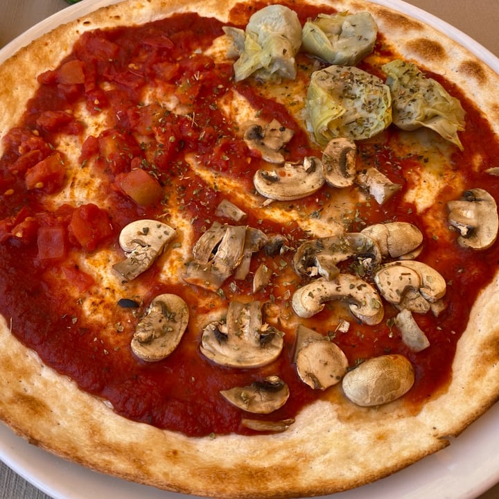 review photo of Ristorante Cavallino Pizza 4 estaciones sin queso ni jamón shared by @nuriag on 18 Jul 2021 - review
