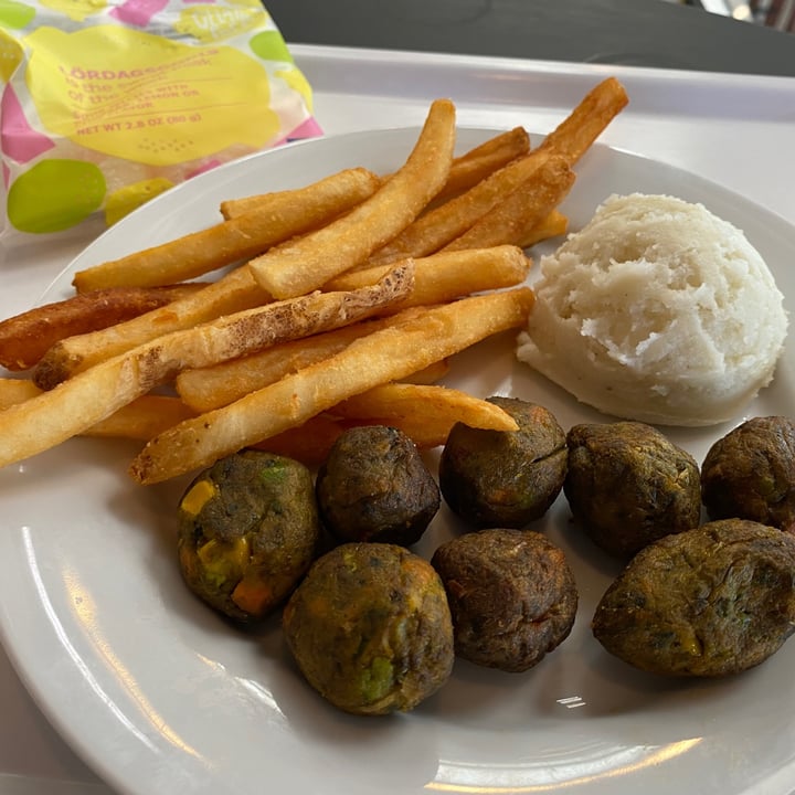 photo of IKEA Restaurant Vegetable Balls shared by @johnnycactus on  08 Aug 2021 - review