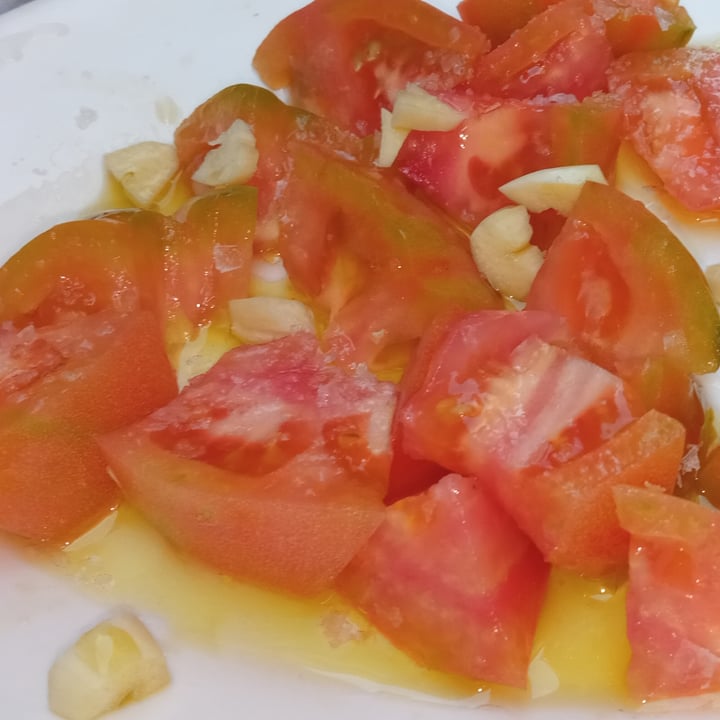 photo of Cafeteria Mayans Tomates Con Ajo shared by @luciaferrando99 on  13 Jun 2021 - review