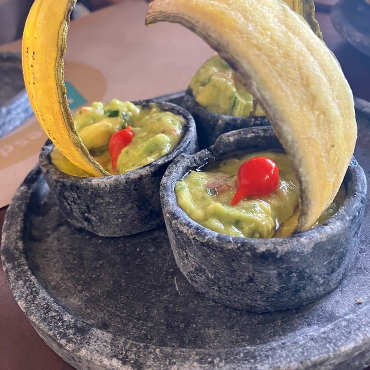 photo of Banana Verde Restaurant Chips de banana verde com guacamole shared by @marcelarmb on  26 Aug 2022 - review