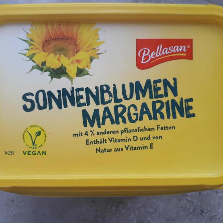 review photo of Bellasan Sonnenblumen Margarine shared by @thevegandonator on 13 Jul 2021 - review