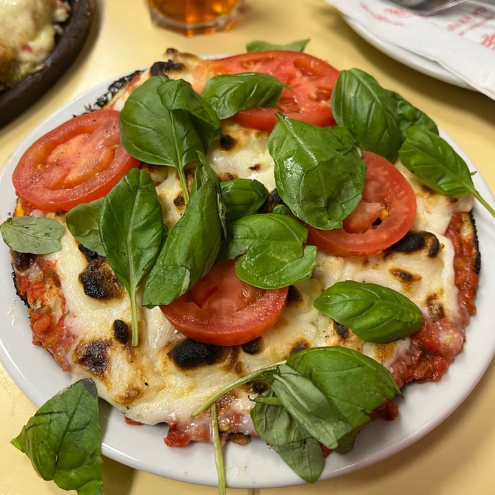 review photo of Pizzería Güerrin Pizza Margarita vegana shared by @ropenalva on 22 Apr 2022 - review