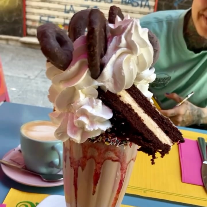 photo of Freedom Cakes Freak shake shared by @asiayportia on  16 Jul 2022 - review