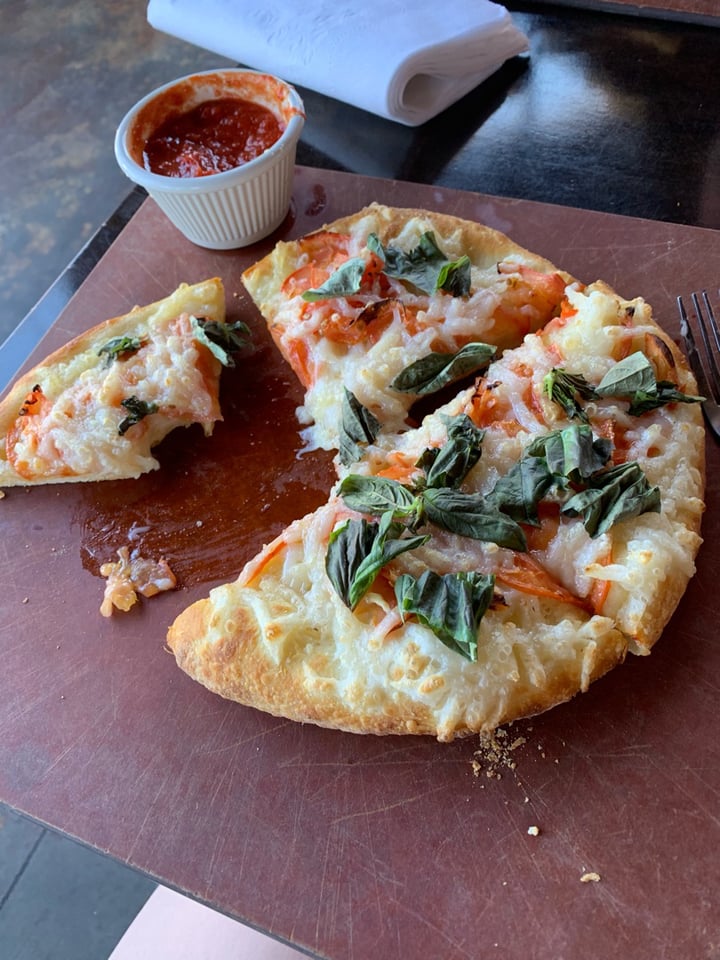 review photo of Double D's Sourdough Pizzeria & Taphouse The Maggie With Vegan Mozzarella shared by @moralvegan on 14 Sep 2019 - review