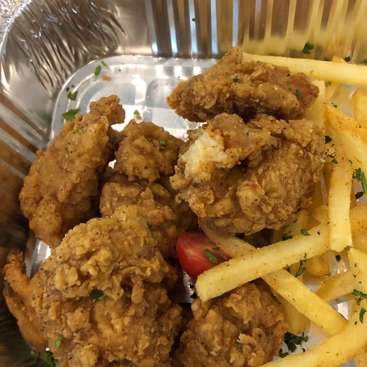 review photo of The Vegan Chef Sandton Southern Fried Chickn, Chips & Slaw shared by @herb_ivore98 on 07 Mar 2022 - review