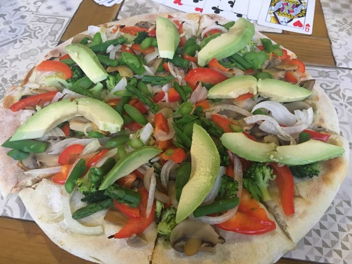 photo of Wild Olive Trattoria & Guest House Custom pizza with avocado shared by @theveggienomad on  26 Aug 2018 - review