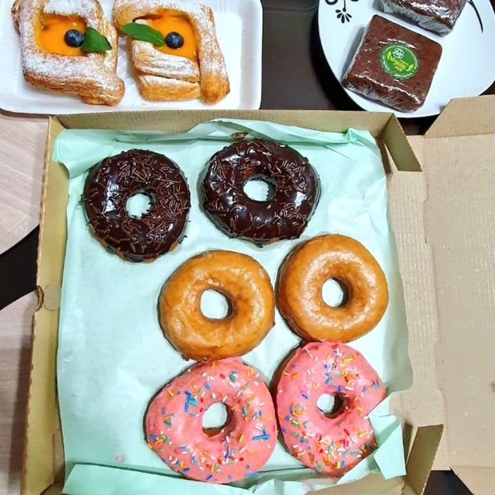 photo of Lecker Brot Pastelería Donas Veganas, Pan Danés, Brownie Vegano y Llauchas Veganas shared by @danna1233991982 on  07 Apr 2022 - review