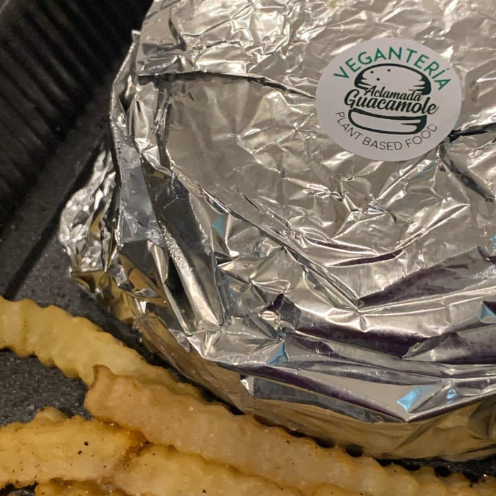 review photo of Veganteria Hamburguesa aclamada guacamole shared by @moonlight15 on 31 Aug 2022 - review
