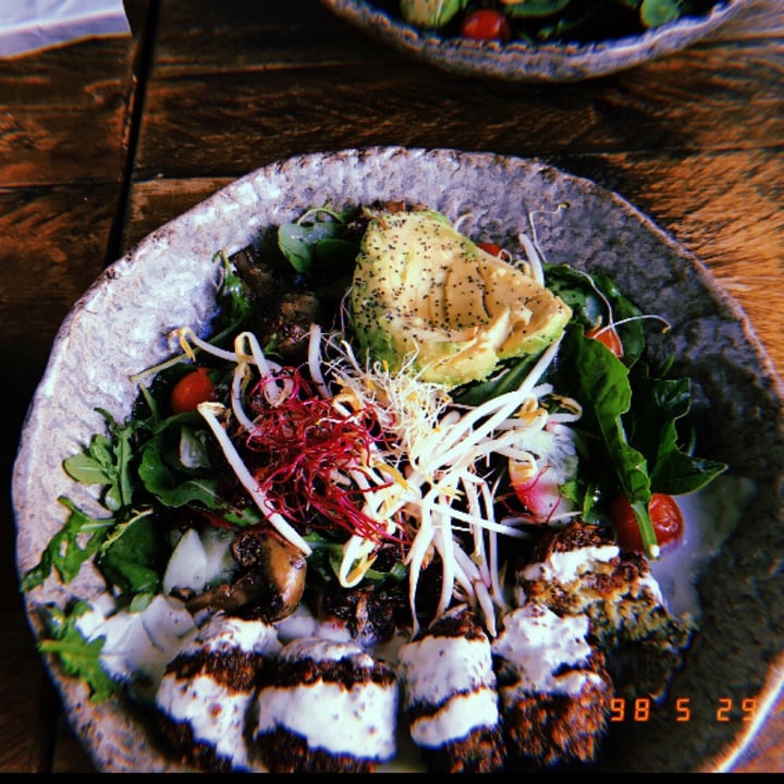 review photo of Honest Greens Avocado supergreen, falafel shared by @lifesupportx on 16 Jun 2022 - review
