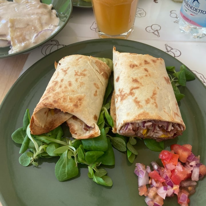 review photo of Universo Vegano Chimichanga shared by @sunium on 10 Sep 2022 - review