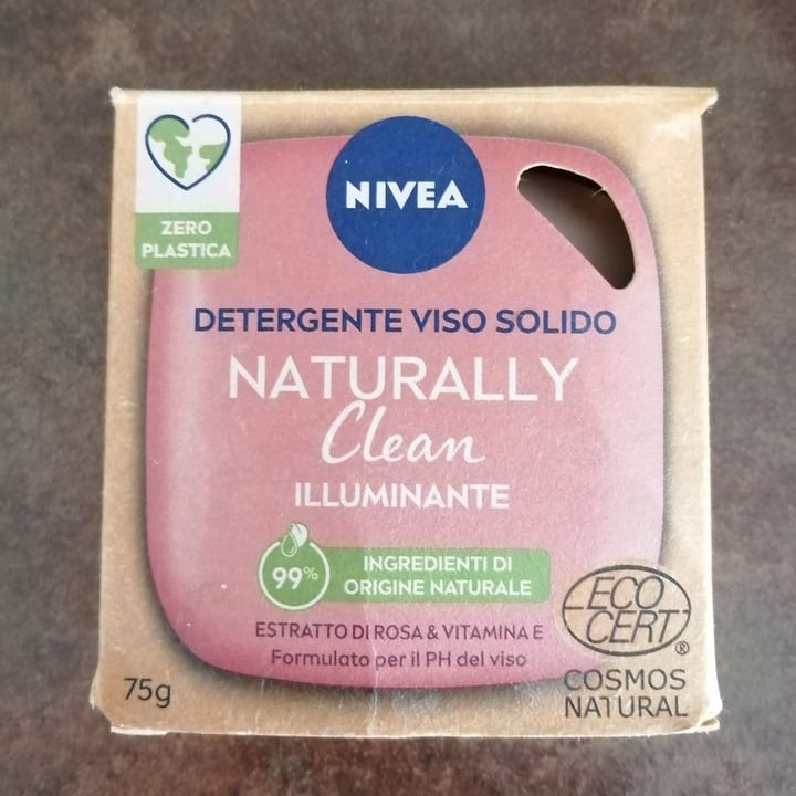review photo of Nivea Detergente viso solido illuminante shared by @gagge on 25 Jul 2021 - review