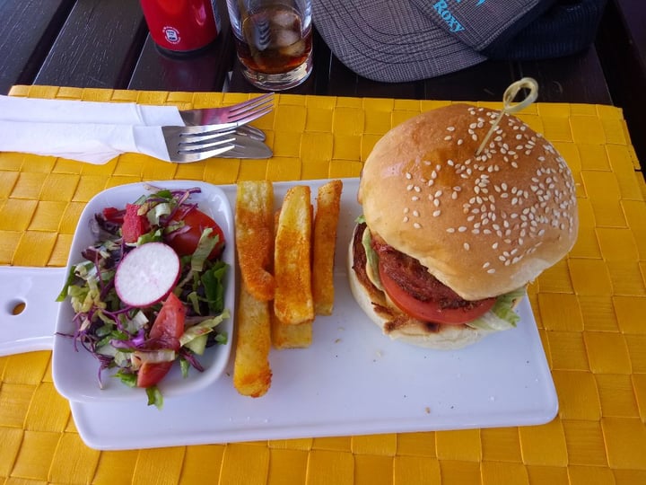 photo of Asher's Corner Cafe @ Ashers Farm Sanctuary To Infinity & Beyond Burger shared by @nnandita15 on  15 Oct 2019 - review