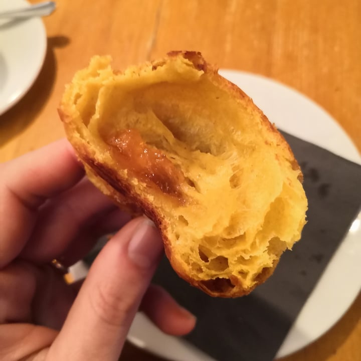 photo of Caffè delle Guide Brioche curcuma e pompelmo rosa shared by @alessandrapri on  26 Mar 2022 - review