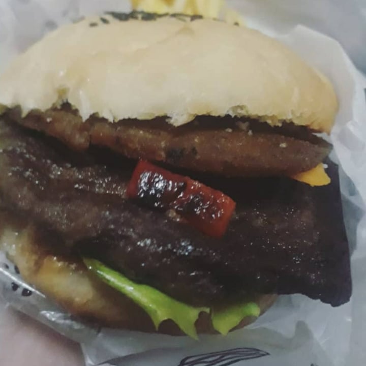 review photo of Guacamole Chivito shared by @amnrx on 22 Jan 2021 - review